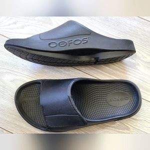 OOFOS  WOMEN'S OOAHH SPORT FLEX SANDAL/SLIDE IN MATTE BLACK